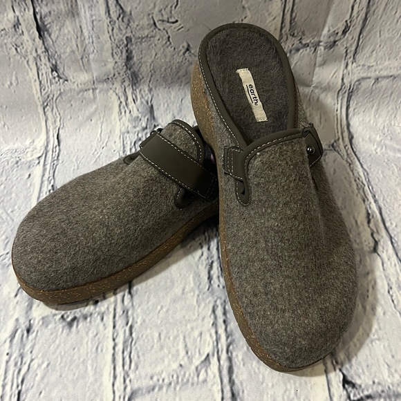 Earth Shoes - Grey wool Earth brand kalso clogs “dream Chinook”  size 6.5 NWOT